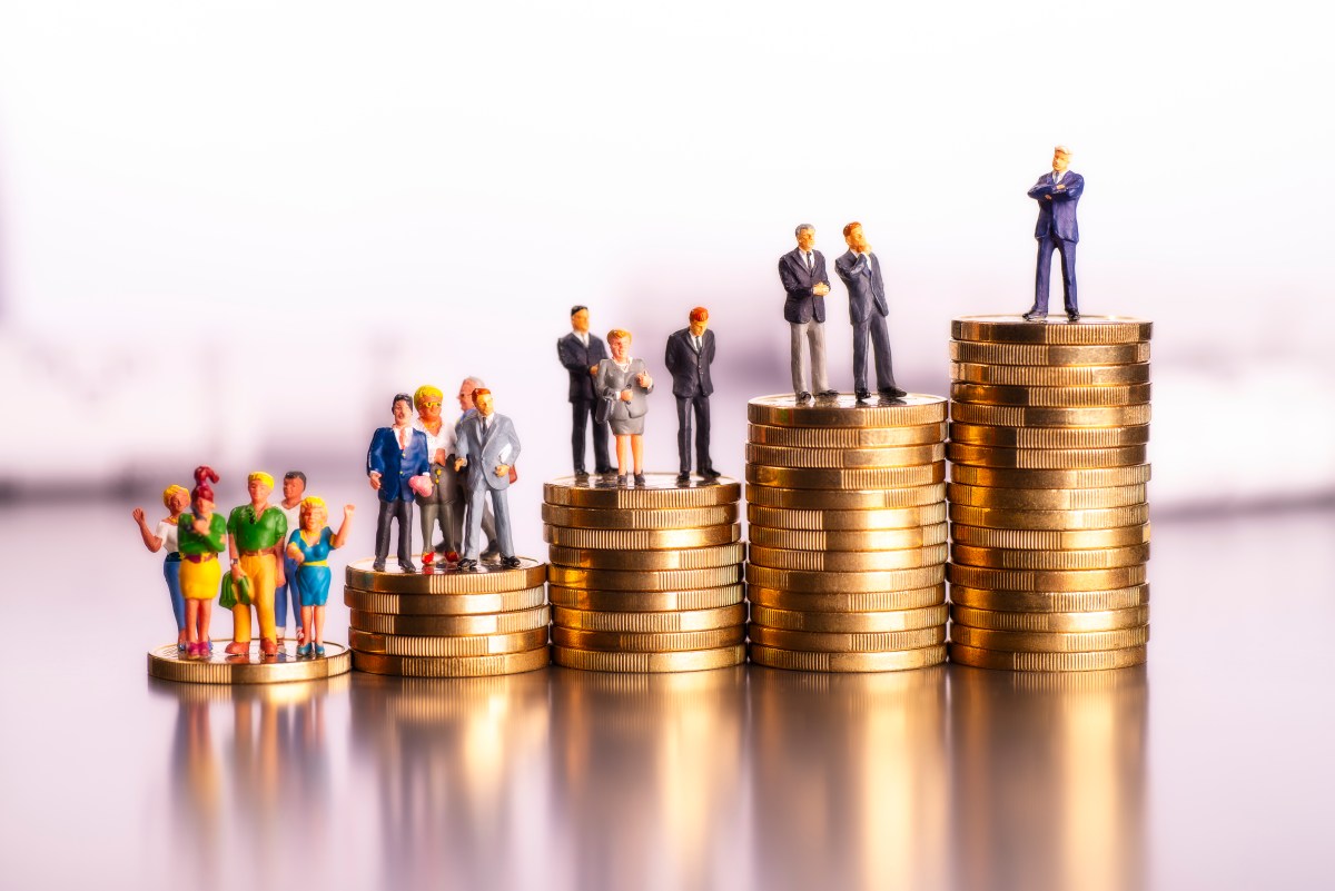 Con cuánto dinero serías considerado pobre, clase media o rico en EE.UU.