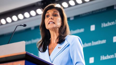 La ex embajadora de la ONU, Nikki Haley, habla sobre los "peligros de la debilidad de la seguridad nacional" en el Instituto Hudson en Washington, DC, EE.UU., 22 de mayo de 2024.