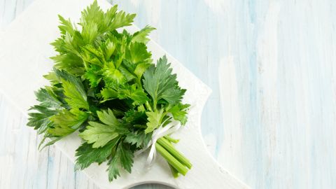 Hojas de apio