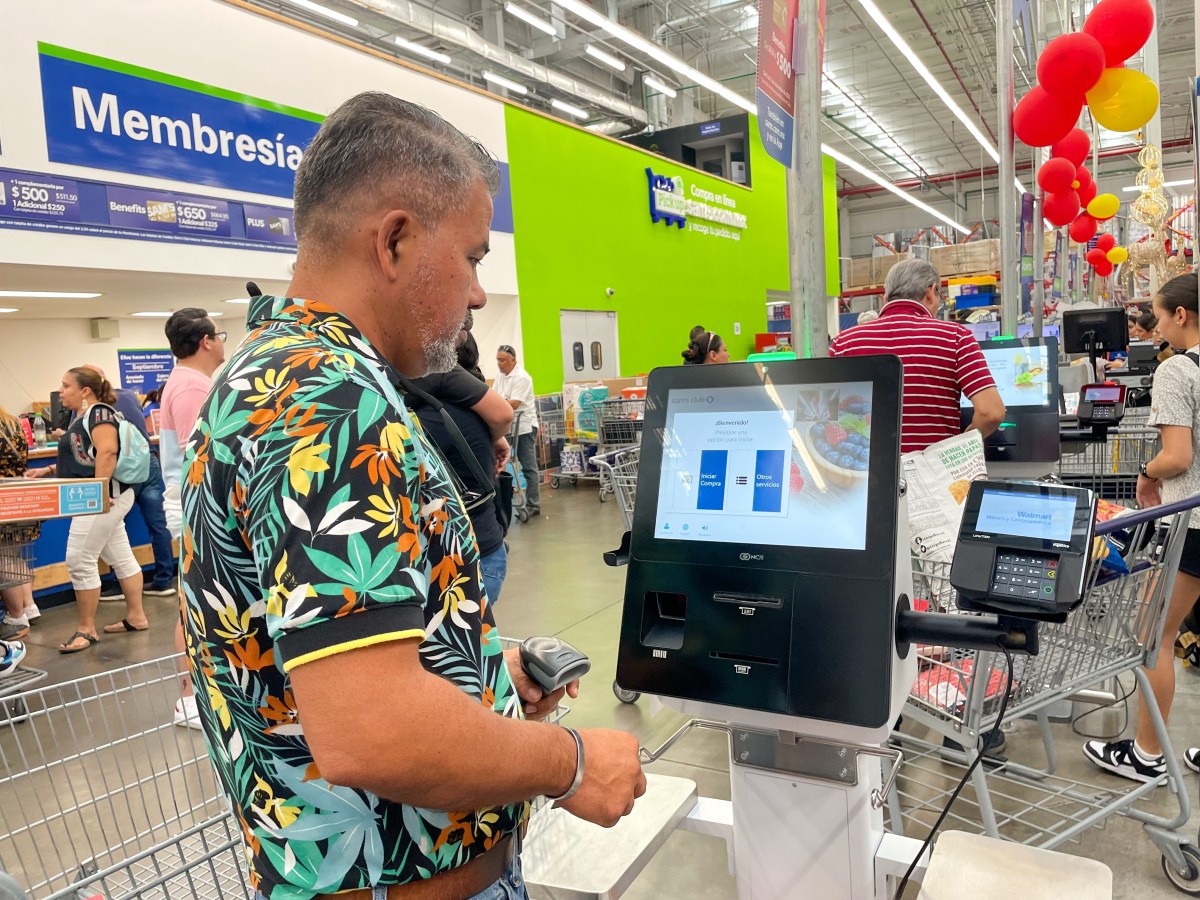 Walmart: encuesta revela que clientes jóvenes quieren más máquinas autopago en tiendas