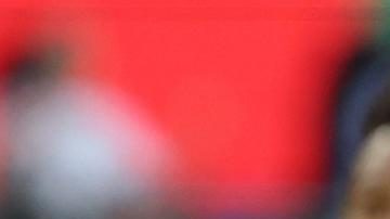 Xherdan Shaqiri celebra luego de marcar su golazo.