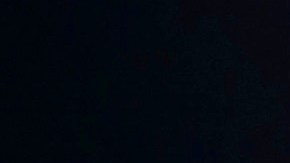 Bad Bunny actuando en vivo.