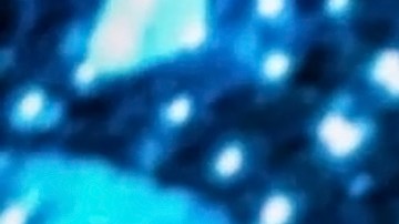 Christian Nodal actuando en un show.