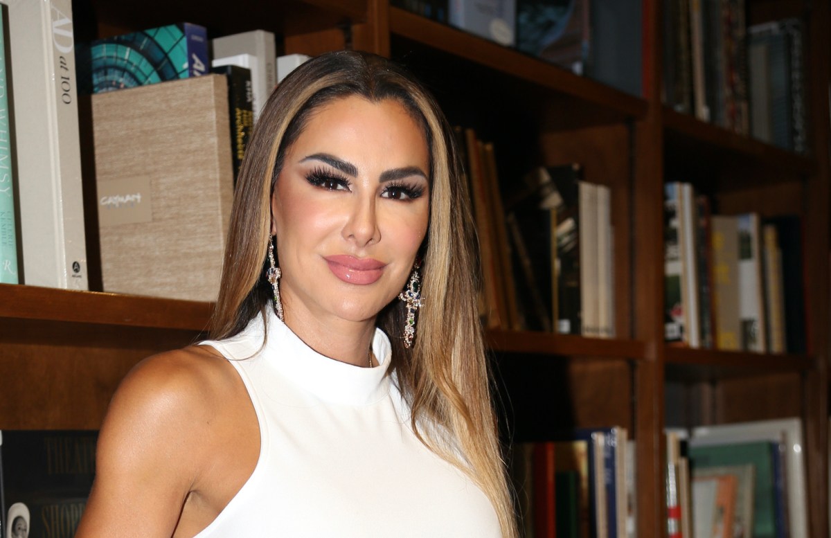 Conductora de TV crítico fuertemente a Ninel Conde por burlarse de un pasajero con ataque de ansiedad