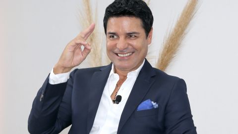 Chayanne posando.