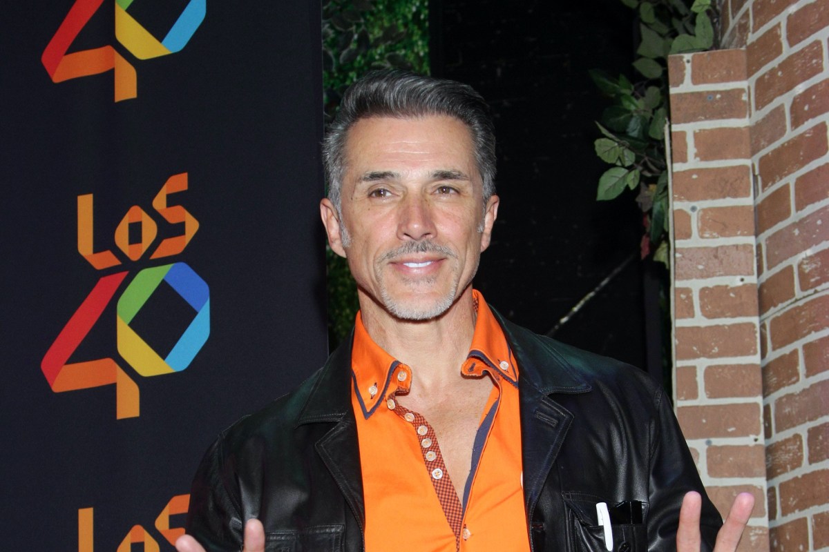 Sergio Mayer responde si le afecta o no que su hijo le guste utilizar prendas femeninas