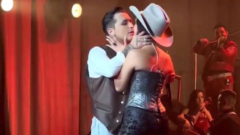 Christian Nodal junto a Ángela Aguilar.