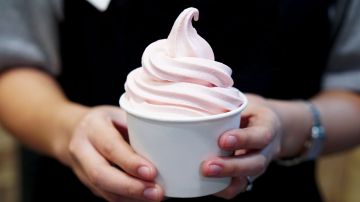 Solomon Choi creó el concepto de yogur helado 16 Handles en 2008, que logró expandirse en al menos 40 localidades en varias partes del mundo.