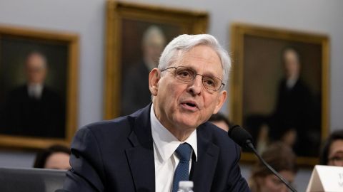 Fotografía de archivo fechada el 16 de abril de 2024 del fiscal general, Merrick Garland, durante una audiencia en Washington (EE.UU).