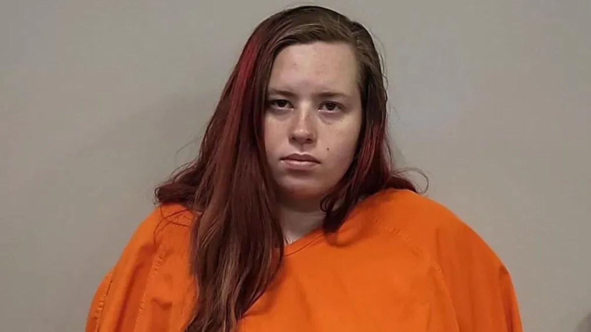 Mujer obligó a niñas a permanecer en una bañera hirviendo, generándoles “quemaduras graves”: policía