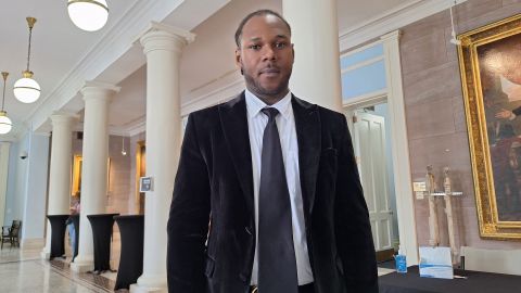 Nijere Stewart fue detenido en el 2008 en Brooklyn cuando era un niño de 15 años. Fue llevado a un centro de detención juvenil y relata que todo se convirtió en una pesadilla.
