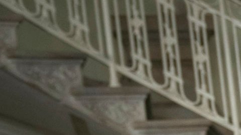 Los solicitantes de asilo siguen llegando y el gobierno municipal hace malabarismos para no recortar servicios a los neoyorquinos.