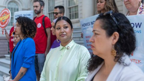 Miembros del caucus progresista del Concejo Municipal calificaron el alza como "injusta e inoportuna"