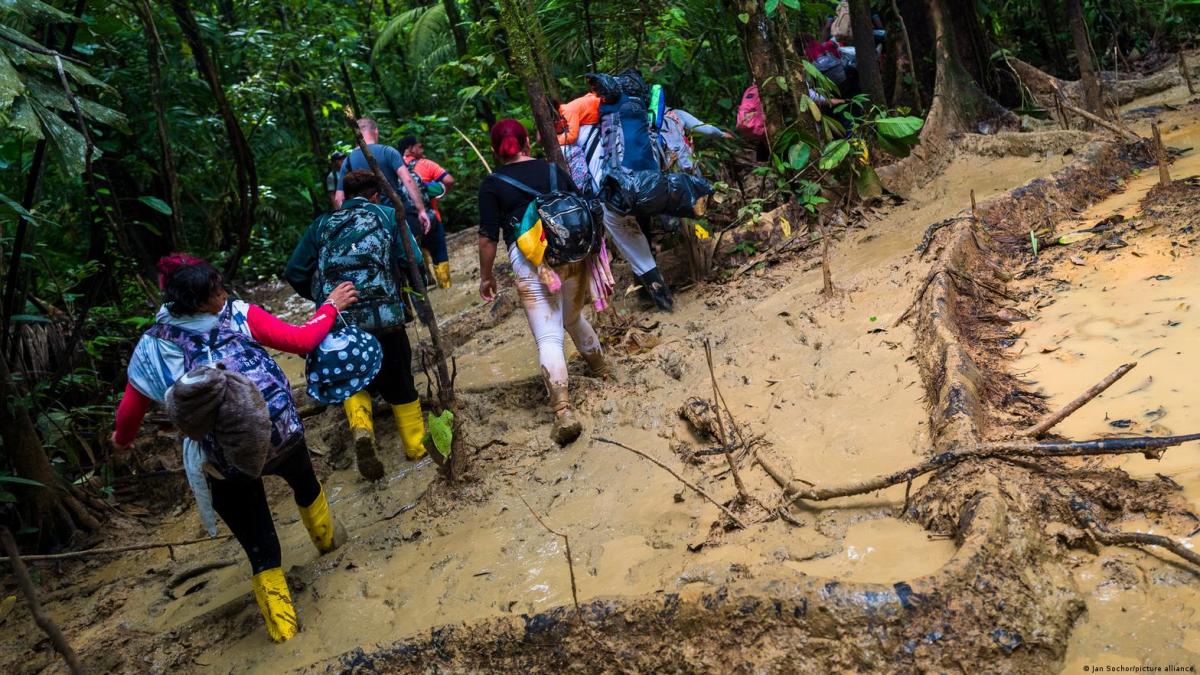 EE.UU. intensificará lucha contra tráfico de migrantes en el Darién