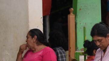 Miles de personas tuvieron que se desplazadas de sus hogares por la violencia en la comunidad.