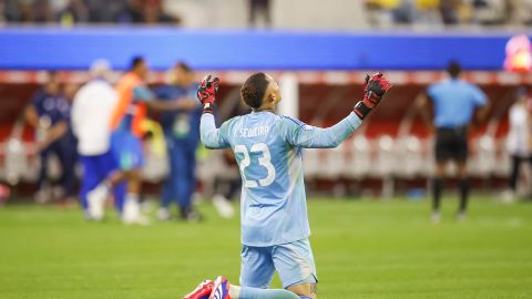 Patrick Sequeira fue clave bajo los tres palos de Costa Rica ante Brasil.