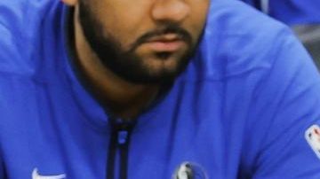 Kyrie Irving en acción durante el encuentro entre los Dallas Mavericks y los Boston Celtics.