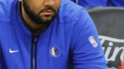 Kyrie Irving en acción durante el encuentro entre los Dallas Mavericks y los Boston Celtics.
