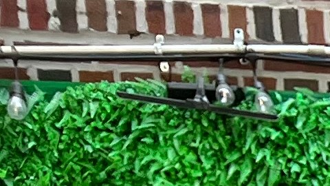 Jessica Rico, dueña del restaurante Mojitos, de Queens, con la estructura exterior gratis que recibió
