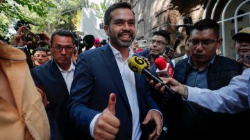 Candidato opositor Álvarez Máynez vota "orgulloso" en México y pide una elección "en paz"