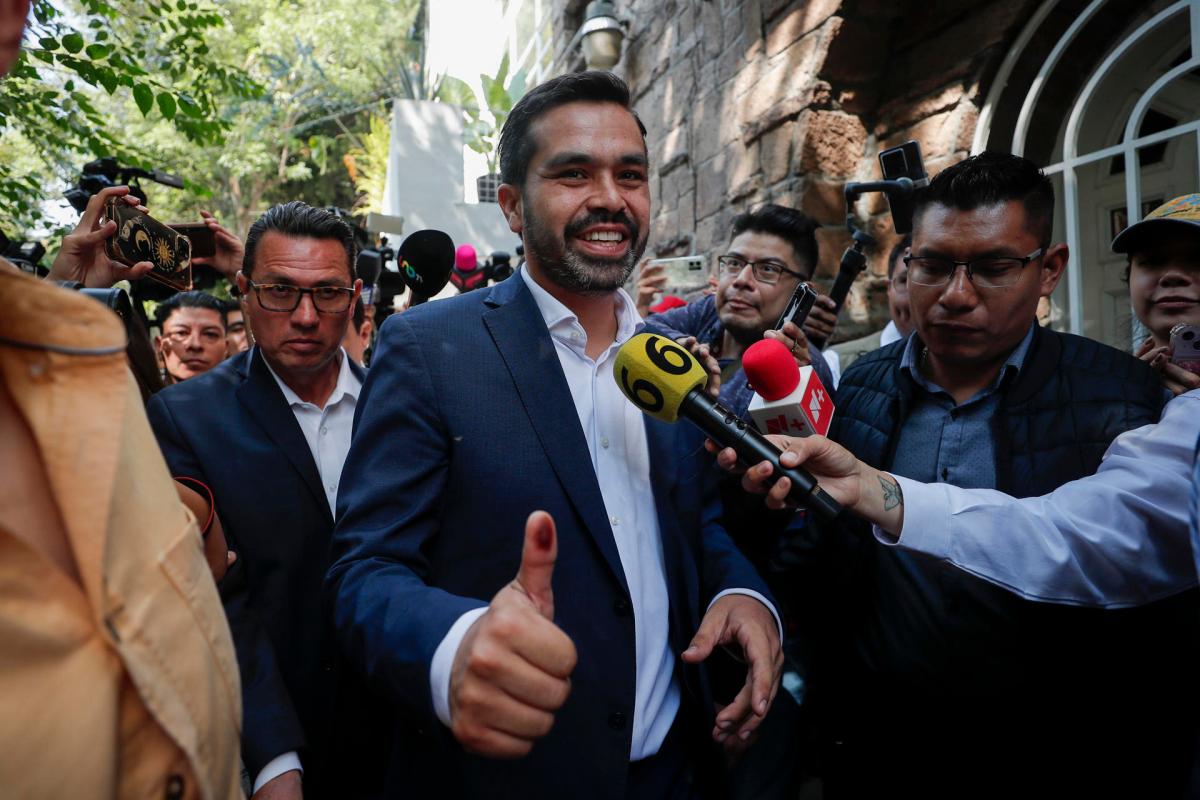 Elecciones en México: Jorge Álvarez Maynéz es el primer candidato en acudir a la casilla de votación