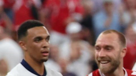 Morten Hjulmand fue el autor del golazo de Dinamarca para empatarle el partido a Inglaterra.