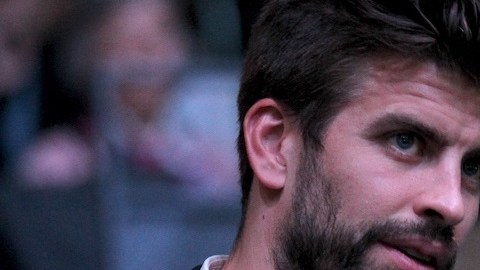 Shakira y Gerard Piqué posando.