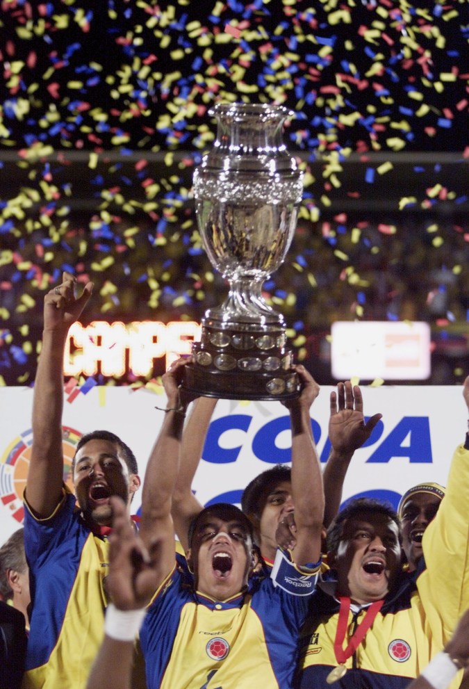 Colombia logra levantar la primera Copa América de su historia tras vencer 1-0 a México. FOTO: Daniel Jayo / AP.