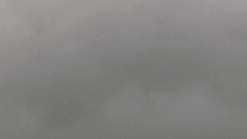 El Servicio Meteorológico Nacional dice que una línea de tormentas eléctricas severas capaces de producir un tornado.