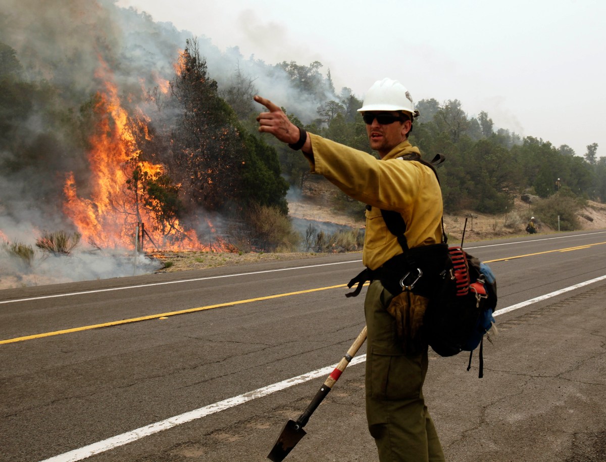 Incendio forestal en Nuevo México provoca evacuación de unas 7,000 personas