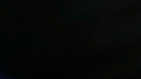 Jerry West se sienta en el banco antes de un partido de baloncesto de la NBA entre Los Angeles Clippers y los Phoenix Suns el sábado 21 de octubre de 2017 en Los Ángeles. (Foto AP/Jae C. Hong).