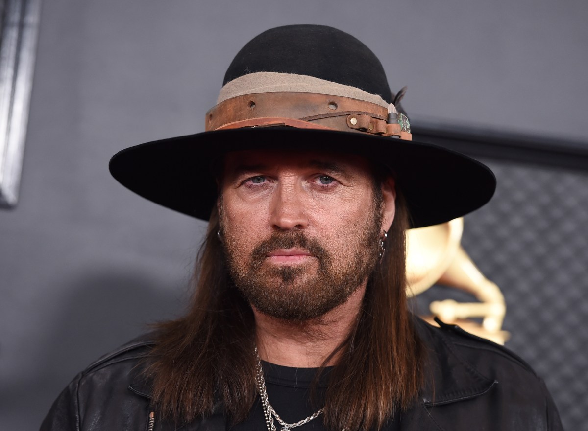 Billy Ray Cyrus solicita divorcio a Firerose tras siete meses de matrimonio