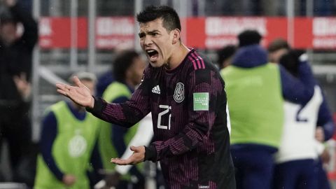 Hirving Lozano en un partido de la Selección Mexicana.