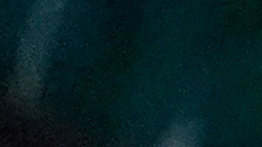 Jennifer López y Ben Affleck disfrutando de un juego de basquetbol.