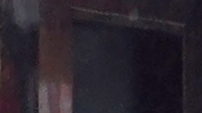 Figueroa le tendió una emboscada a Medina en la estación de metro en la estación, acuchillándolo varias veces en el cuello y en el cuerpo.