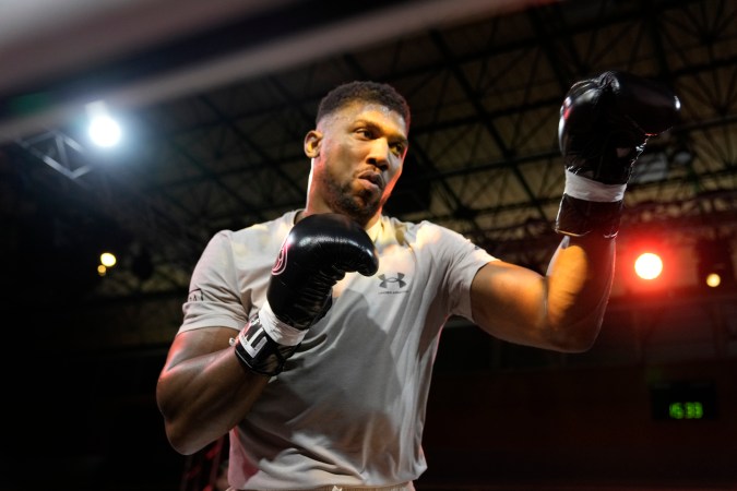 Anthony Joshua no quiere que su hijo entre al mundo del boxeo.