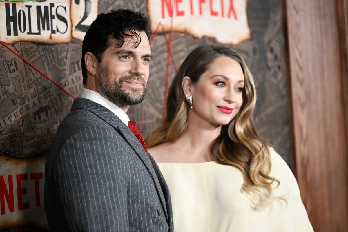 Henry Cavill presume la cuna de su futuro hijo y pide consejos para ser padre