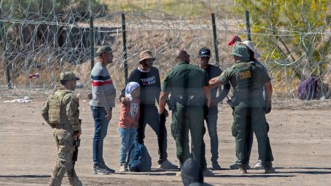 Los inmigrantes que crucen la frontera en forma irregular enfrentarán deportación acelerada.