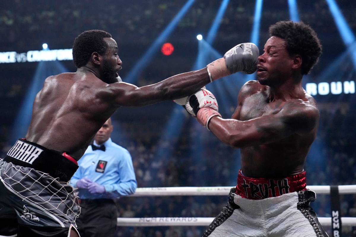 Eddie Hearn asegura que le llegó el momento a Terence Crawford de perder su invicto