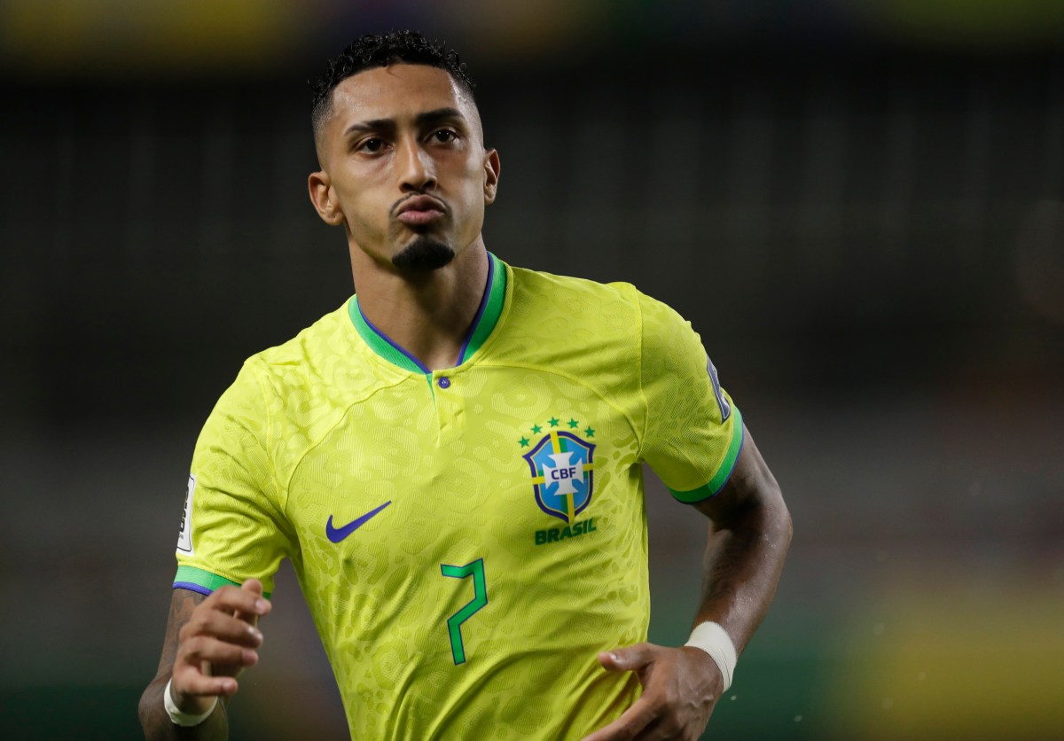 Ronaldinho aseguró que no verá los partidos de Brasil y Raphinha le responde con contundente mensaje