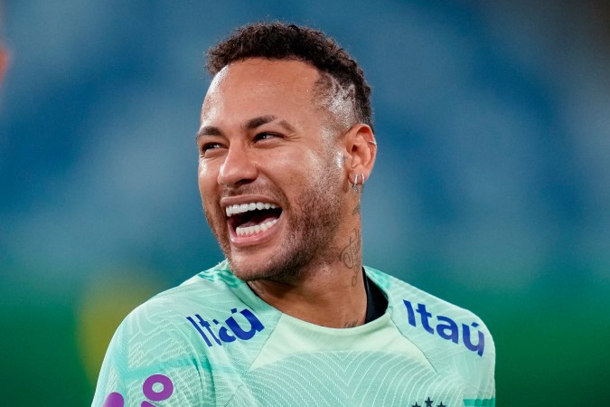 Neymar Jr. aún se encuentra recuperándose de su lesión.