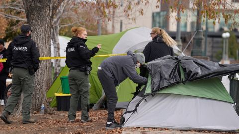 El informe de HAND subraya que esta situación afecta tanto a residentes locales en situación de calle como a nuevos inmigrantes.