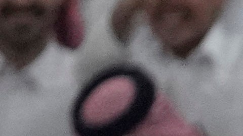 Jugadores de Qatar celebraron por todo lo alto el gol que debió ser invalidado.