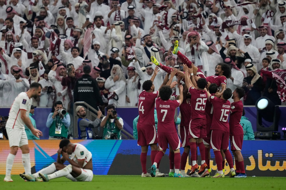 Cobran insólito gol a favor de Qatar luego que el balón saliera por raya final frente a India [Video]