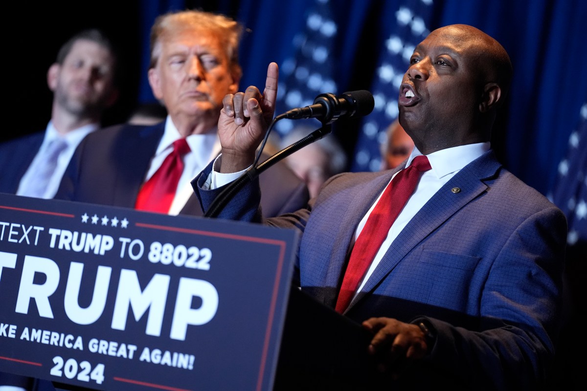 Senador republicano Tim Scott reafirmó su voto a la certificación de la victoria de Joe Biden en 2020
