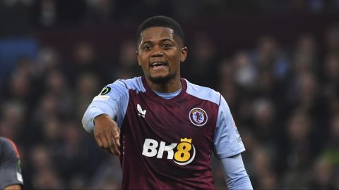 Leon Bailey, futbolista jamaiquino que juega en el Aston Villa de la Premier League.