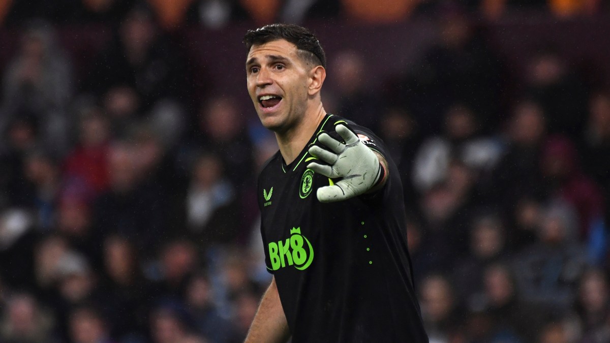 Dibu Martínez estaría en el radar del Al Nasrr de Cristiano Ronaldo