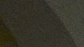 La gente hace cola para ingresar a una sesión de orientación para inmigrantes recientes, el lunes 20 de mayo de 2024, en Denver.