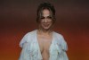 Jennifer López viajó sin sus hijos y sin su esposo.