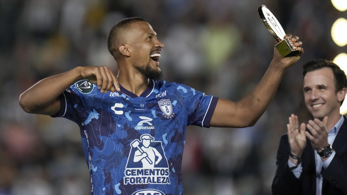 El venezolano Salomón Rondón fue nombrado como el mejor jugador de la Concachampions